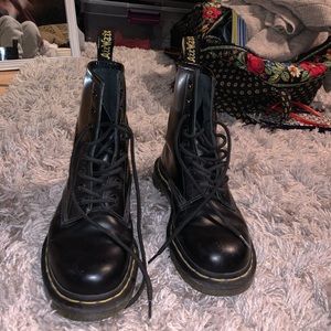 DR MARTENS WOMEN’S 1460 SMOOTH